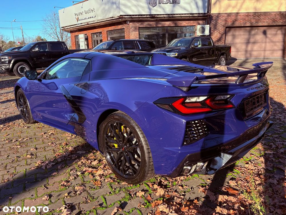 Chevrolet Corvette - 10