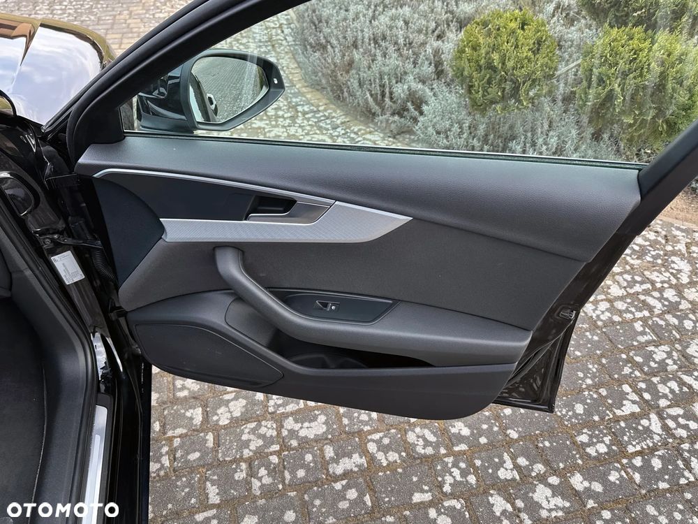 Audi A4 Avant 2.0 TFSI ultra S tronic - 32