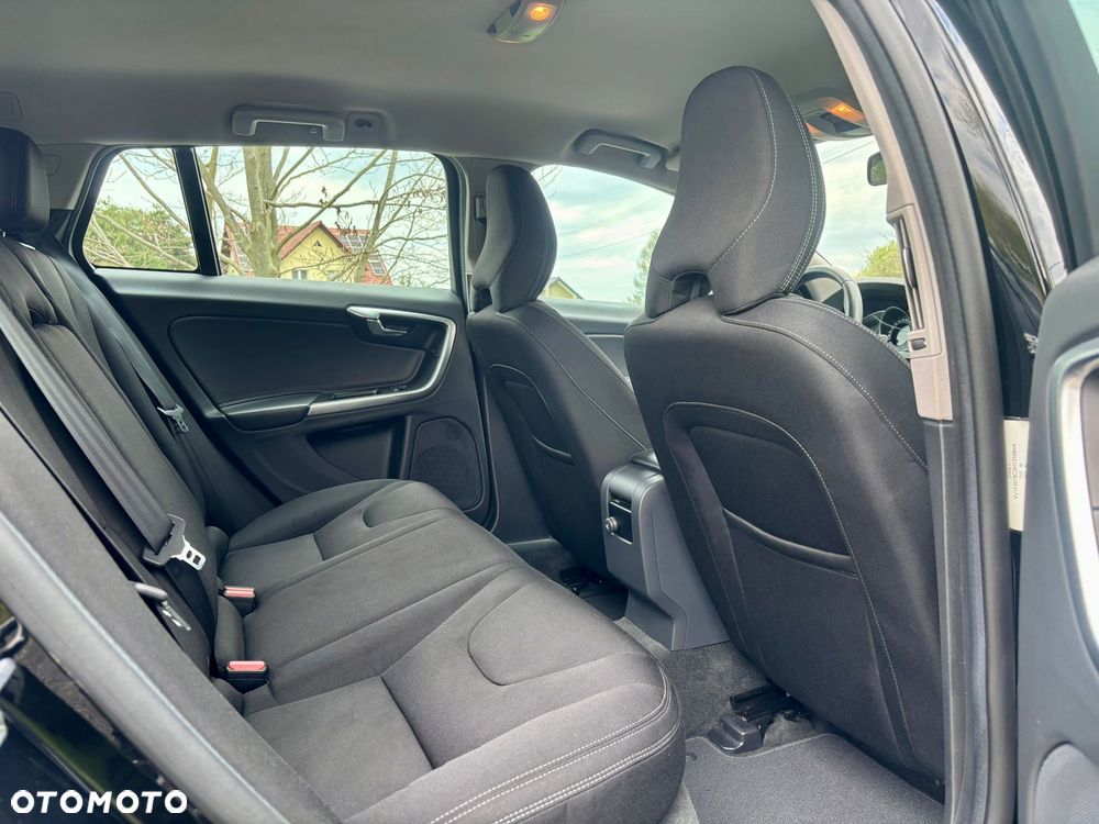 Volvo V60 D2 Drive-E Momentum - 31