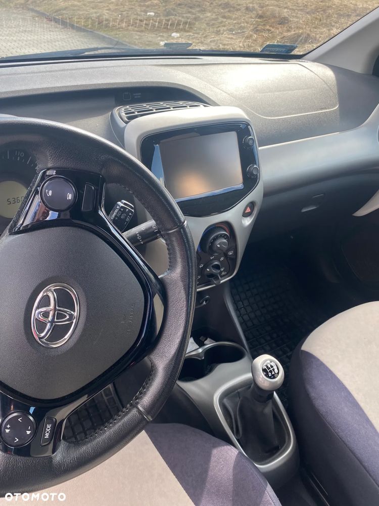 Toyota Aygo x-play touch - 8