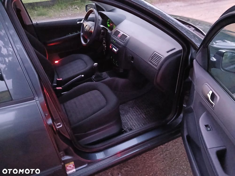 Skoda Fabia 1.4 16V Edition 100 - 6