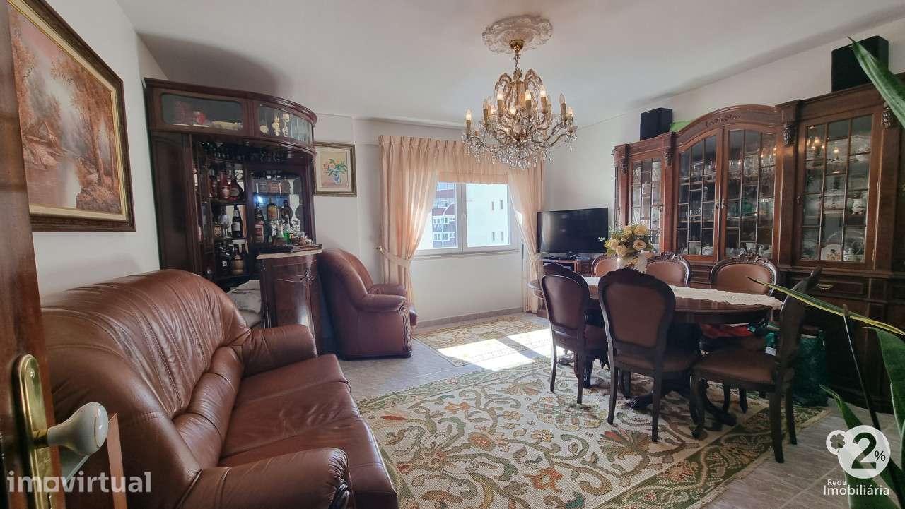 Apartamento T2 Remodelado - Linda-a-Velha / Oeiras - Grande imagem: 2/14