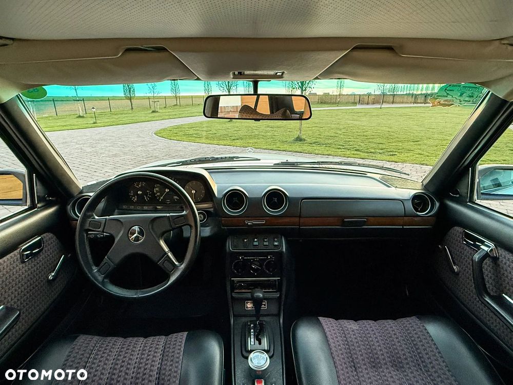 Mercedes-Benz W123 - 4