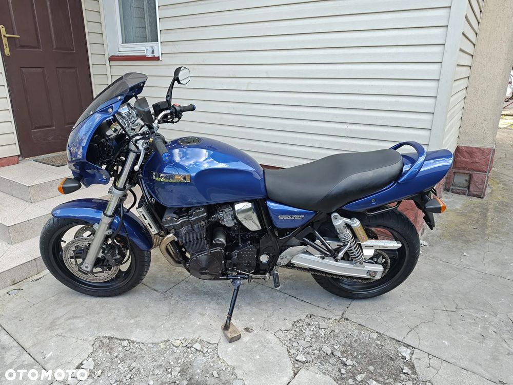 Suzuki GSX - 13