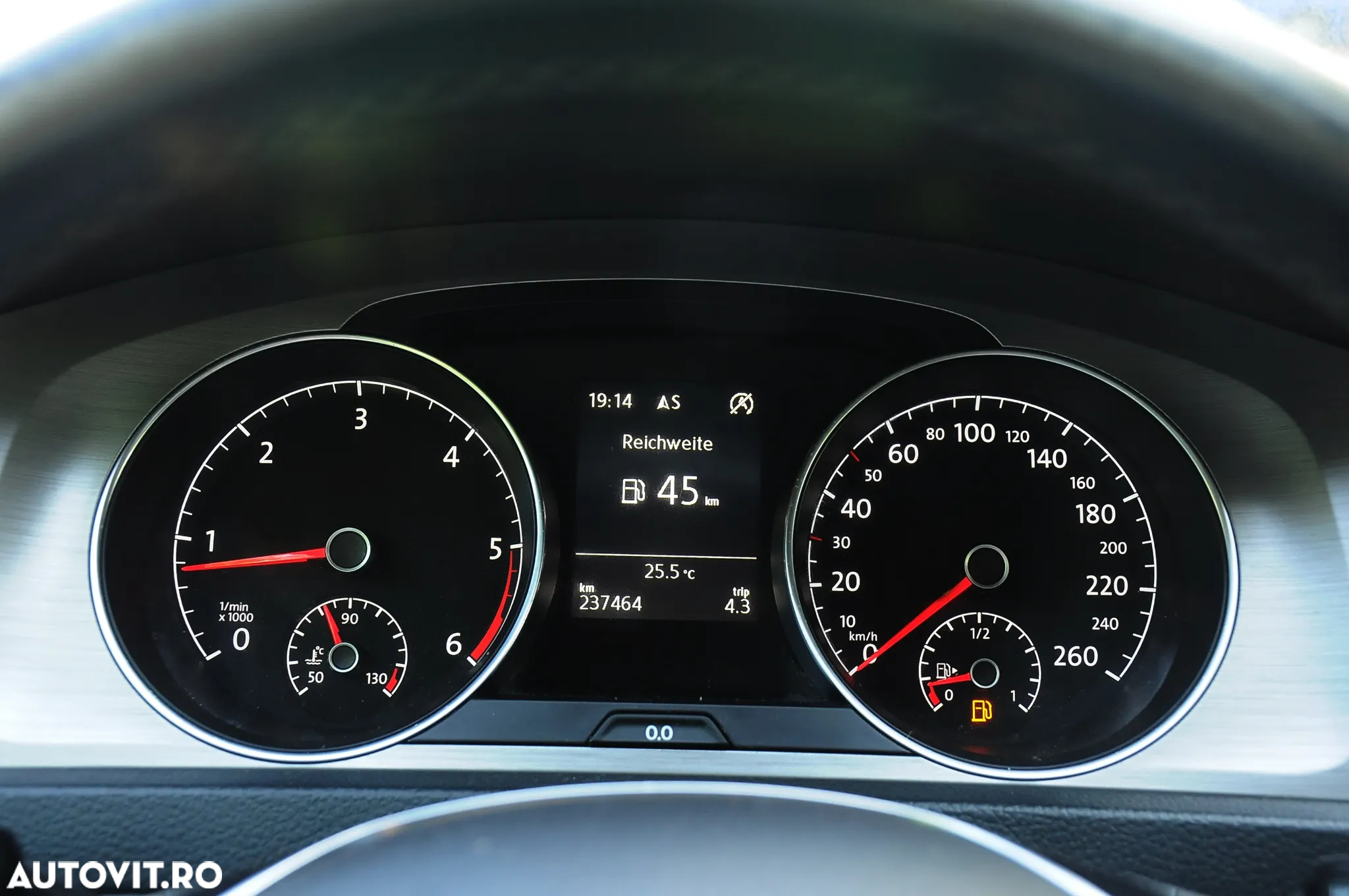 Volkswagen Golf 2.0 TDI Highline - 10