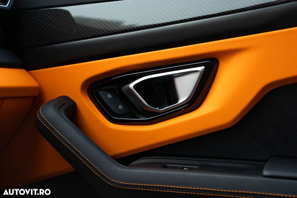 Lamborghini URUS - 29