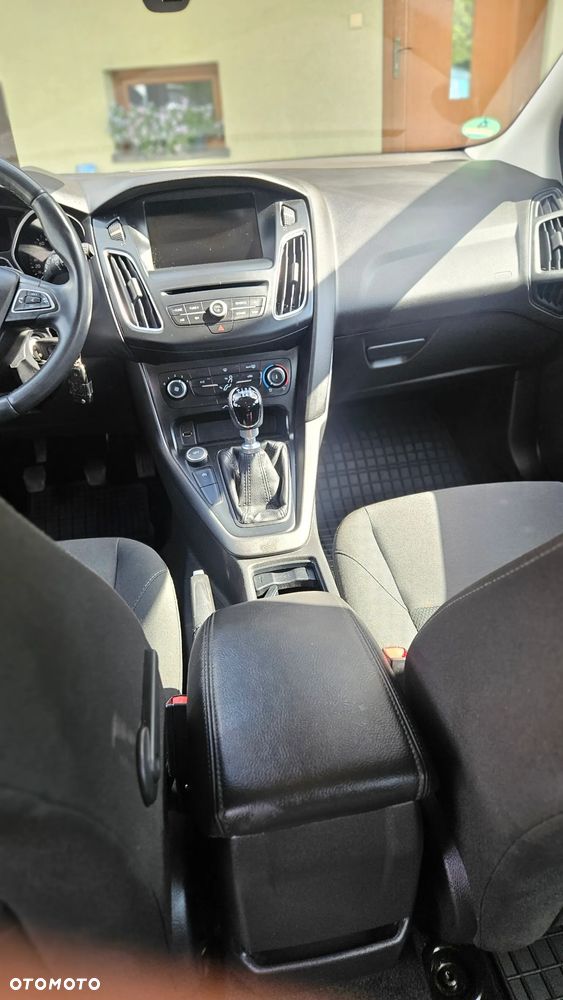 Ford Focus 1.0 EcoBoost Trend - 9