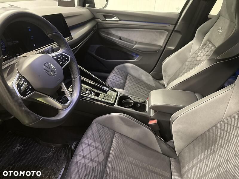 Volkswagen Golf - 11