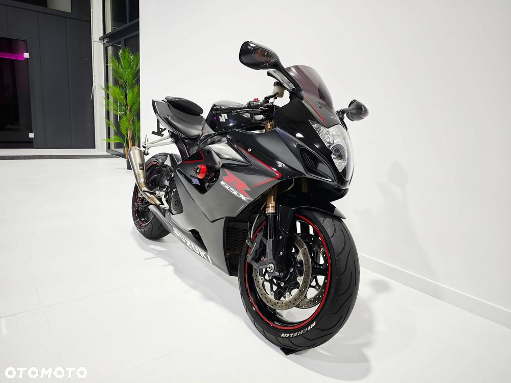 Suzuki GSX-R - 6