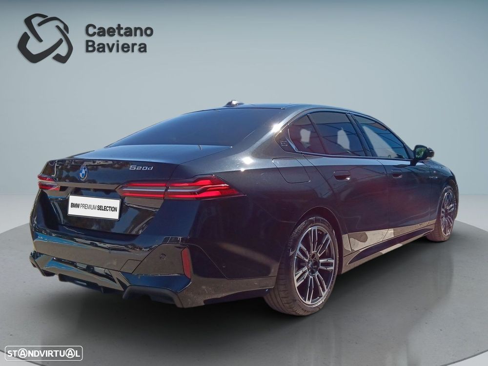 BMW 520 d Pack Desportivo M - 8