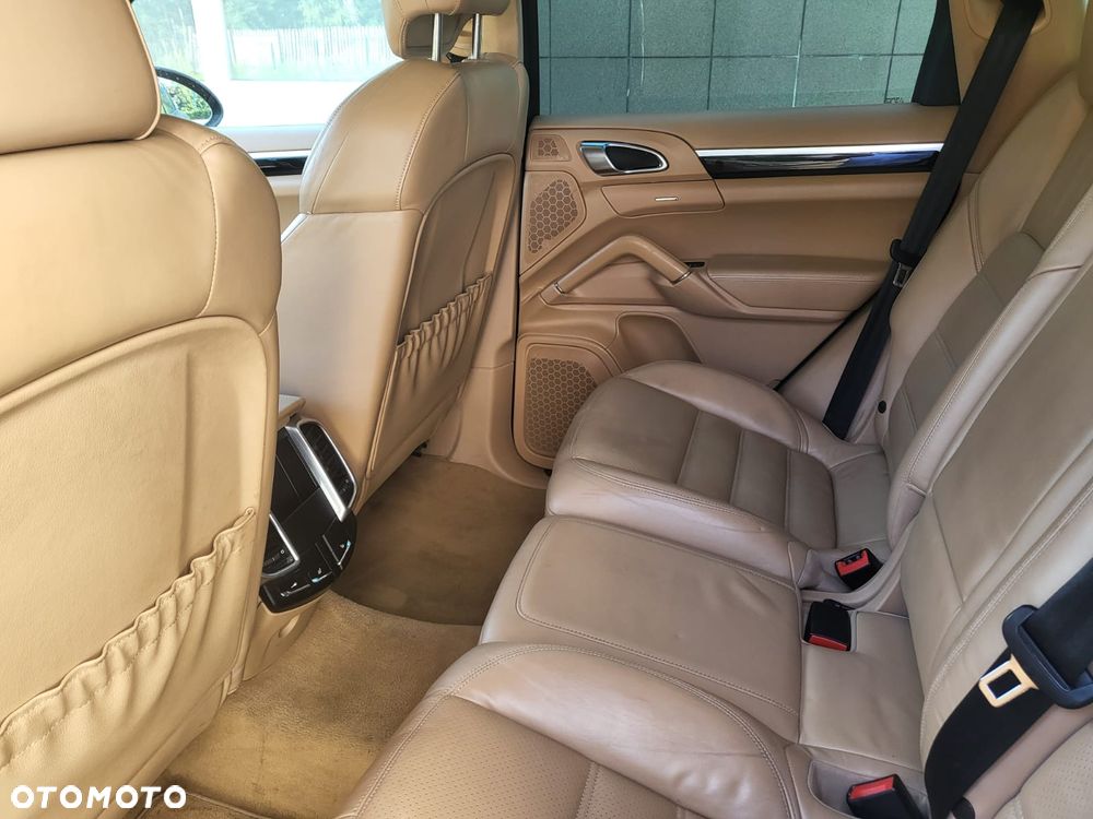Porsche Cayenne S - 18