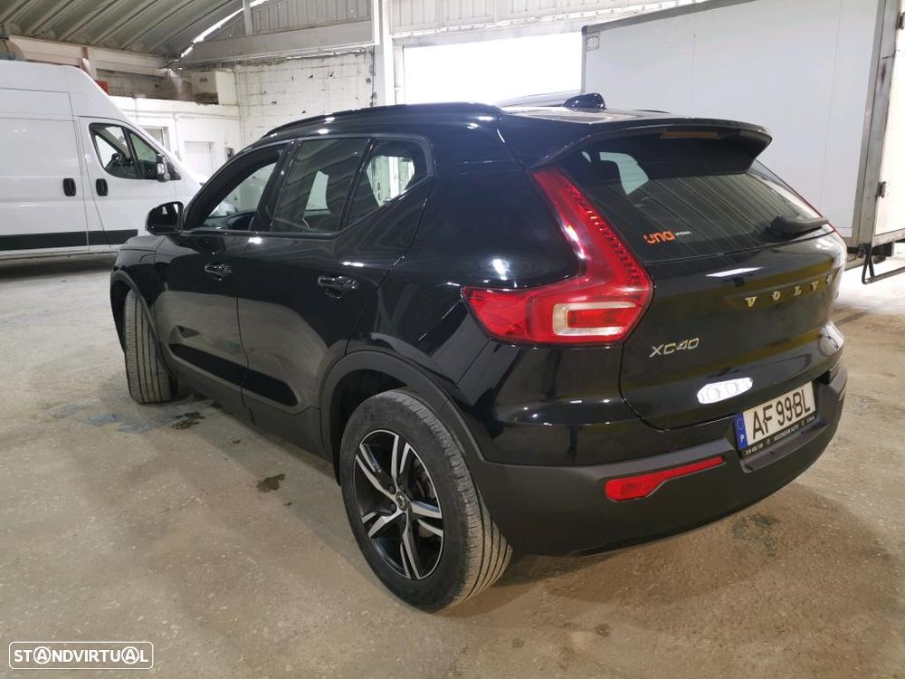 Volvo XC 40 1.5 T2 R-Design Geartronic - 3