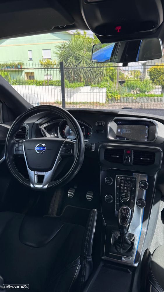 Volvo V40 D2 R Design - 19