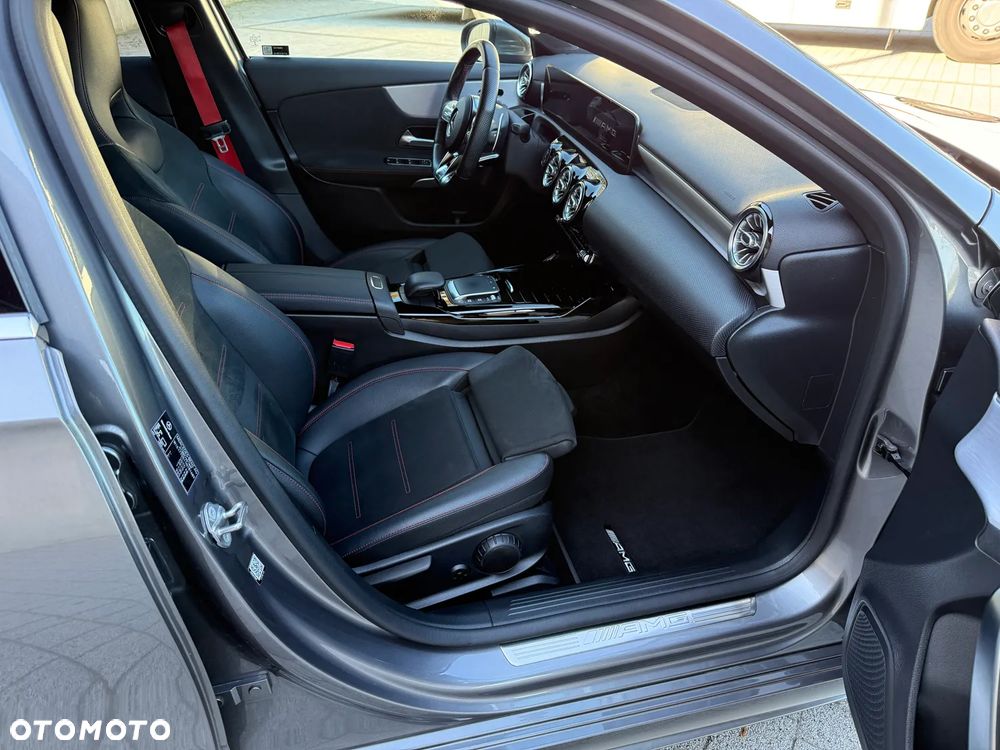 Mercedes-Benz Klasa A 35 AMG 4-Matic 7G-DCT - 24
