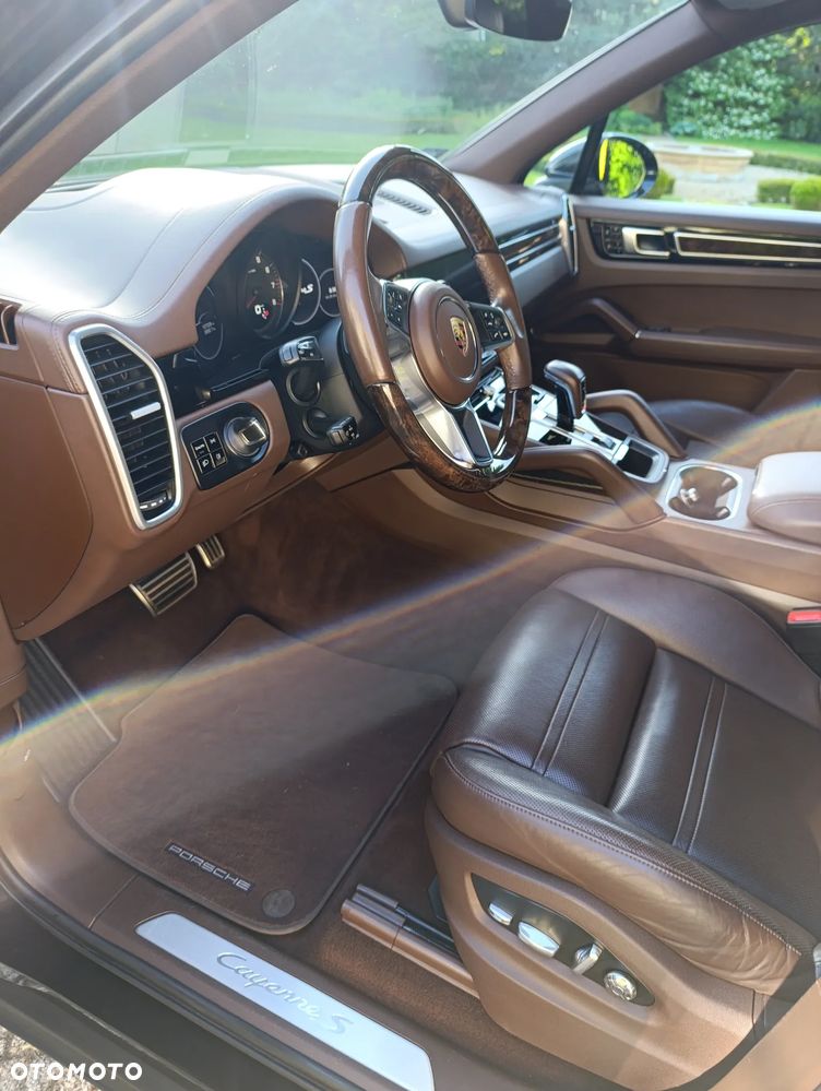 Porsche Cayenne S - 14