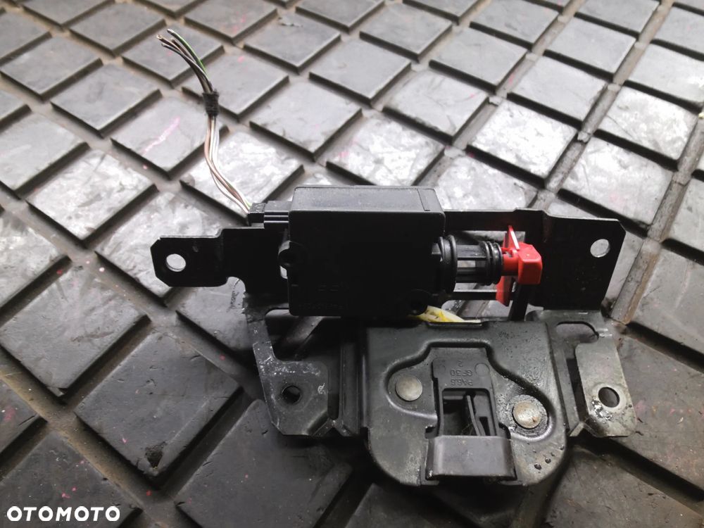 BMW E83 X3 ZAMEK KLAPY BAGAŻNIKA SIŁOWNIK 7057364 - 1