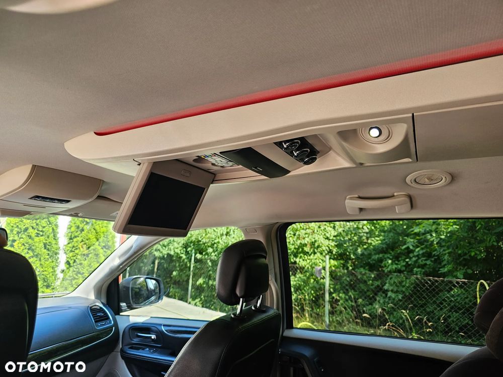 Chrysler Town & Country 3.6 Touring - 8