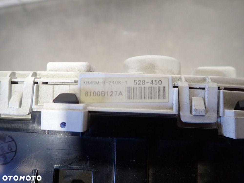 LICZNIK MITSUBISHI LANCER VIII 8100B127A - 10