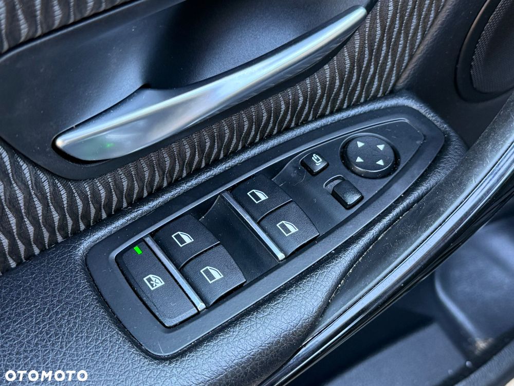 BMW Seria 3 318d - 34