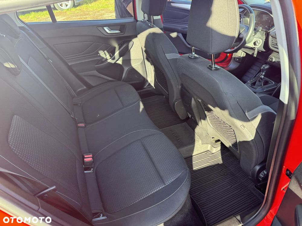 Ford Focus 1.5 EcoBlue Start-Stopp-System TITANIUM DESIGN - 18