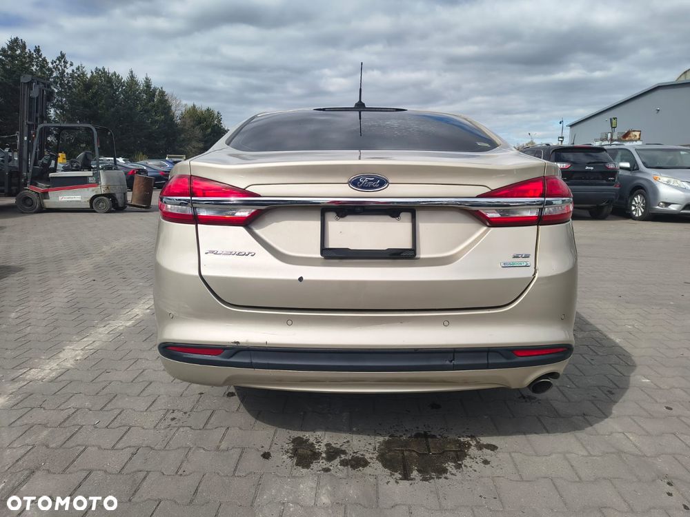 Ford Fusion - 2