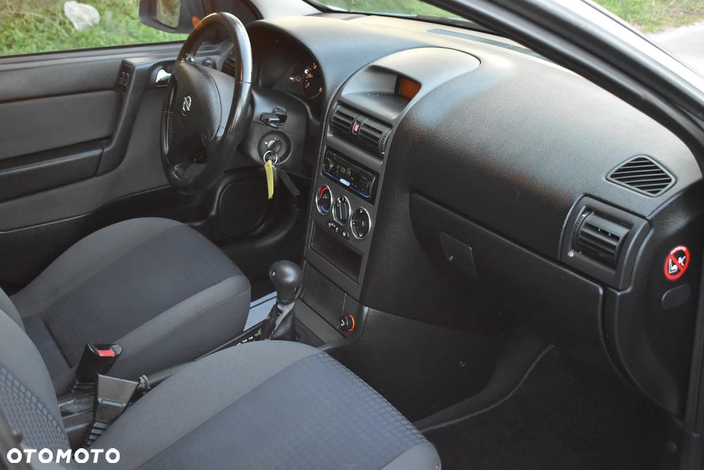 Opel Astra 1.6 NJoy - 23
