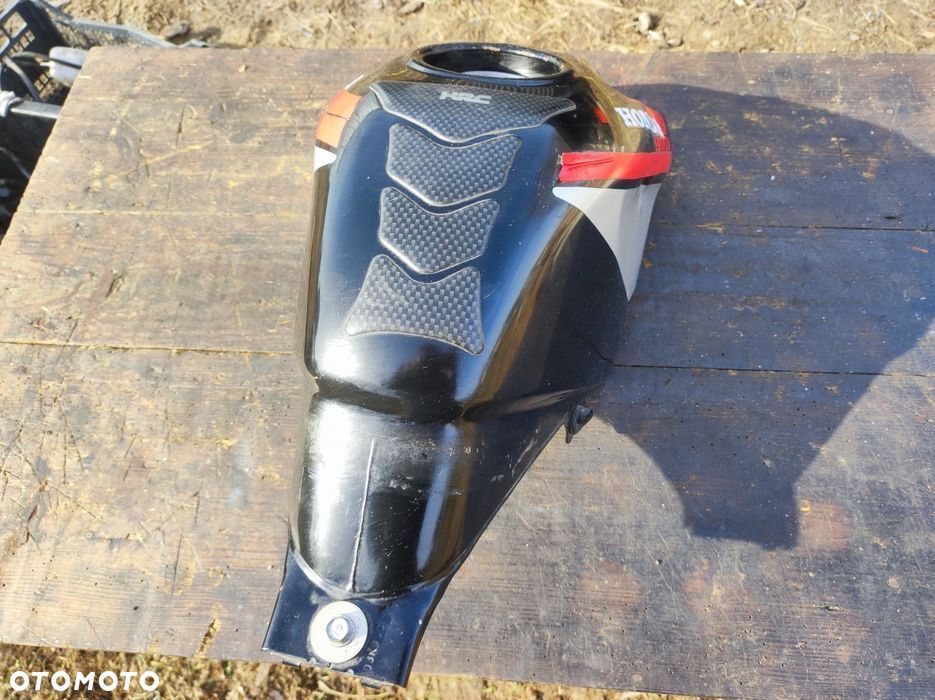 zbiornik paliwa (bak) do Honda CBR 125 R JC34  2004–2006, na gaźniku - 4