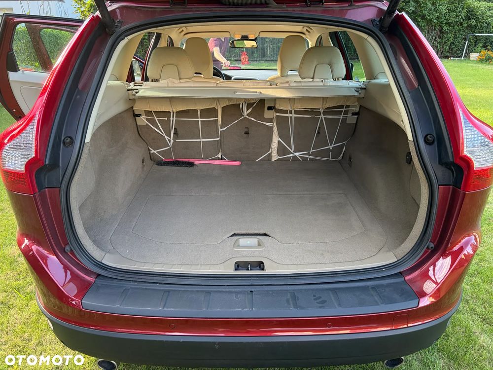Volvo XC 60 2.4D AWD Momentum - 12