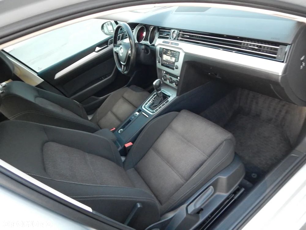 Volkswagen Passat 2.0 TDI BMT Comfortline DSG - 11