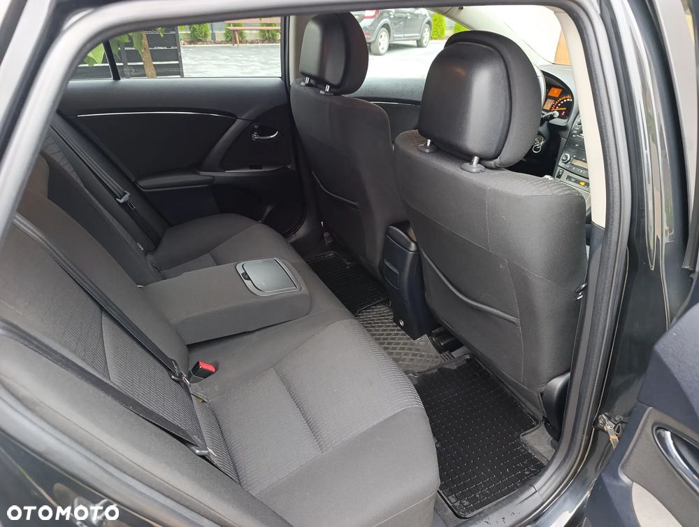 Toyota Avensis - 15