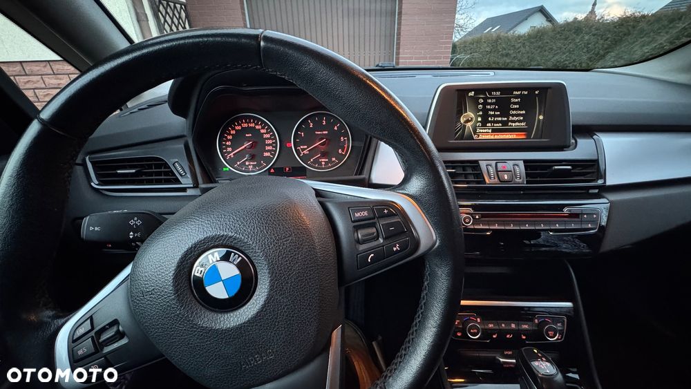 BMW Seria 2 220d - 15