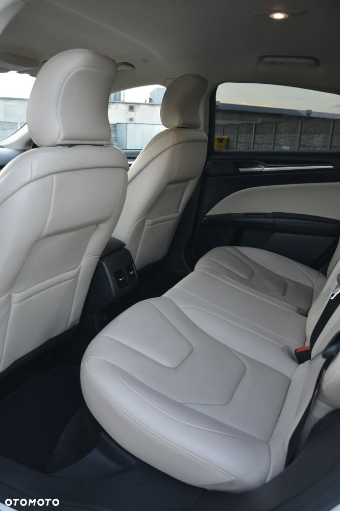 Ford Fusion - 20