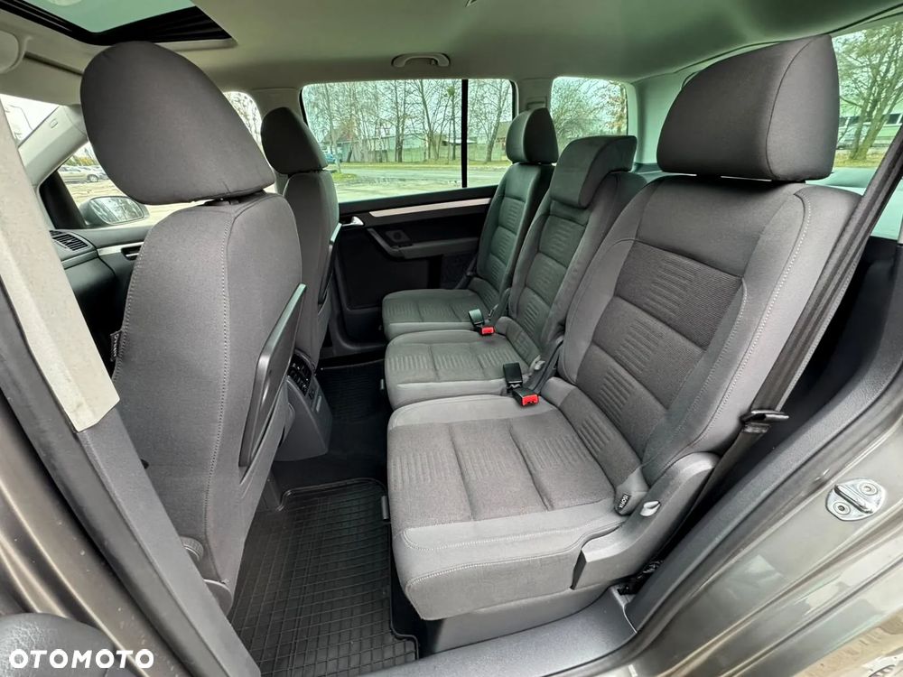 Volkswagen Touran 2.0 TDI Highline - 21