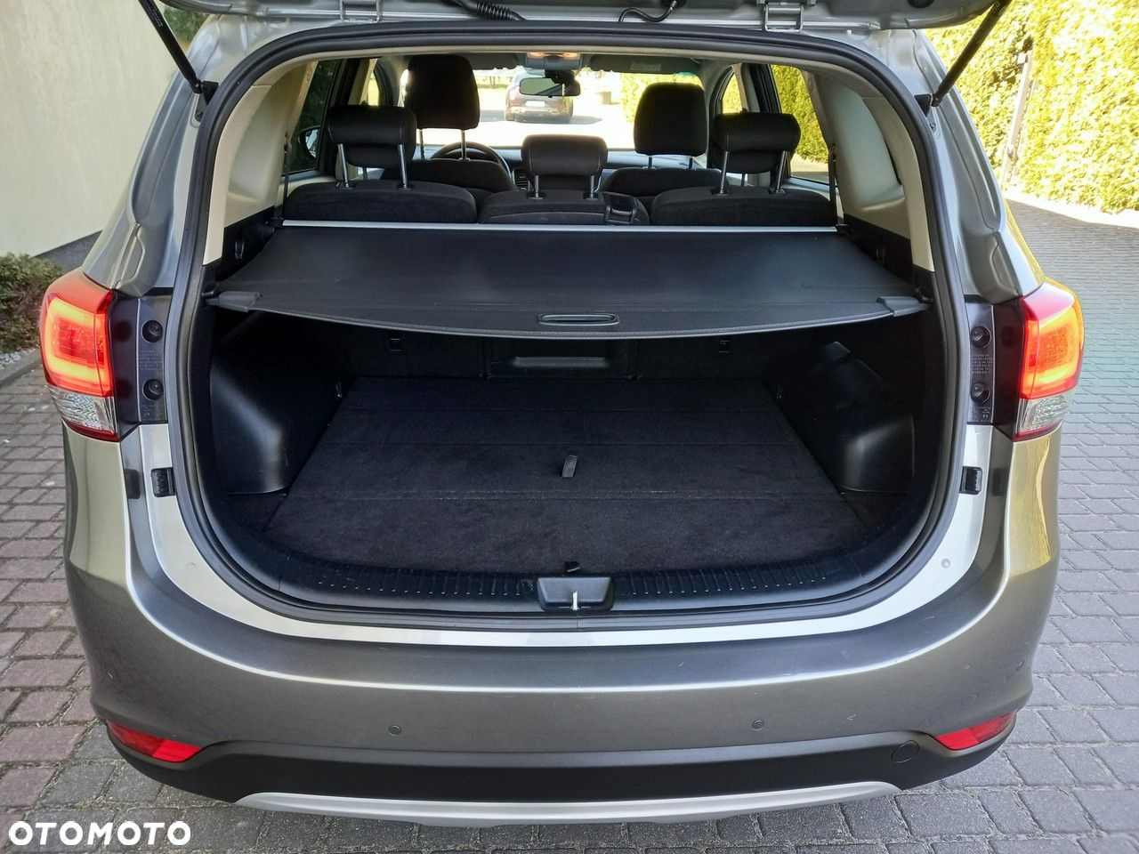 Kia Carens 1.6 GDI Dream-Team Edition - 18