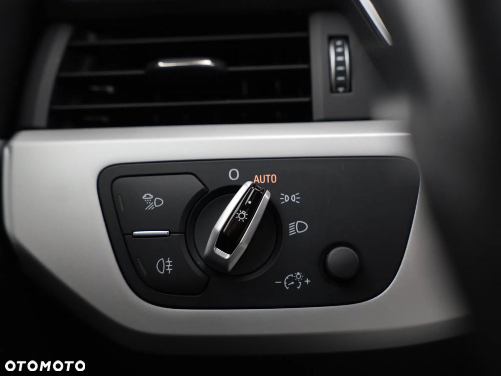 Audi A4 Avant 2.0 TDI S tronic quattro - 36