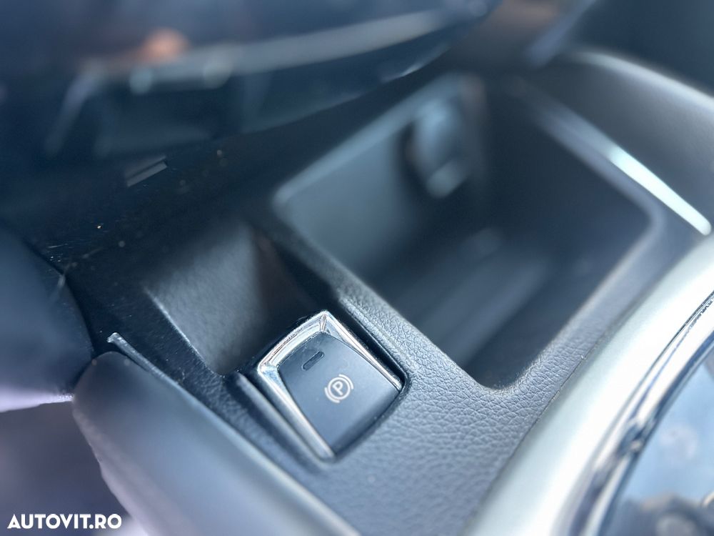 Nissan Qashqai 1.6 DCI Start/Stop X-TRONIC N-Connecta - 13