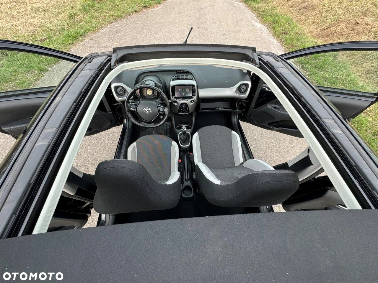 Toyota Aygo x-play - 9