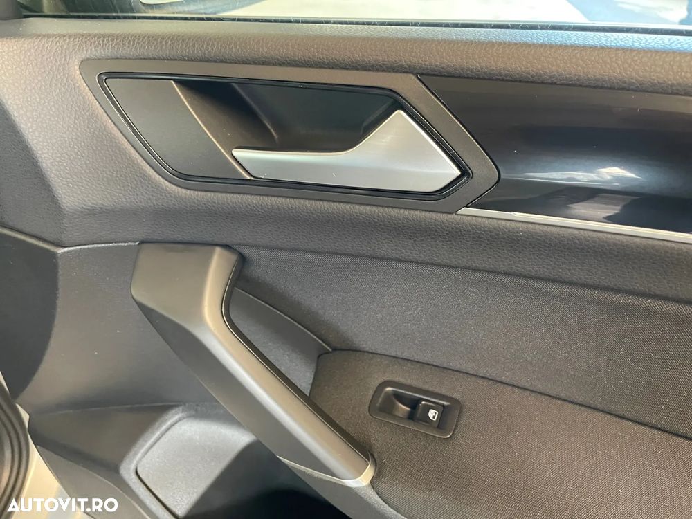 Volkswagen Touran 1.5 TSI DSG Highline - 16