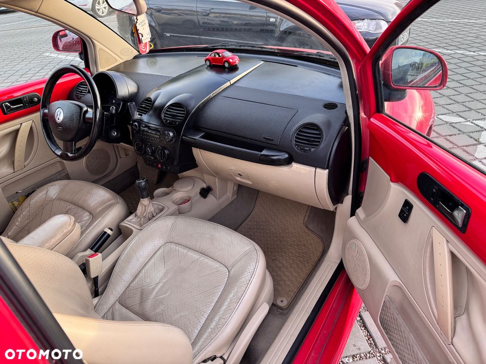 Volkswagen New Beetle - 11