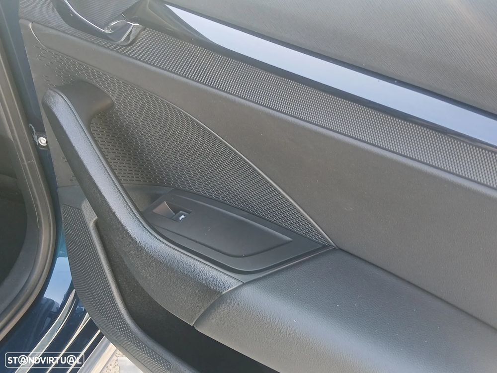 Skoda Octavia Break 2.0 TDI Ambition DSG - 25