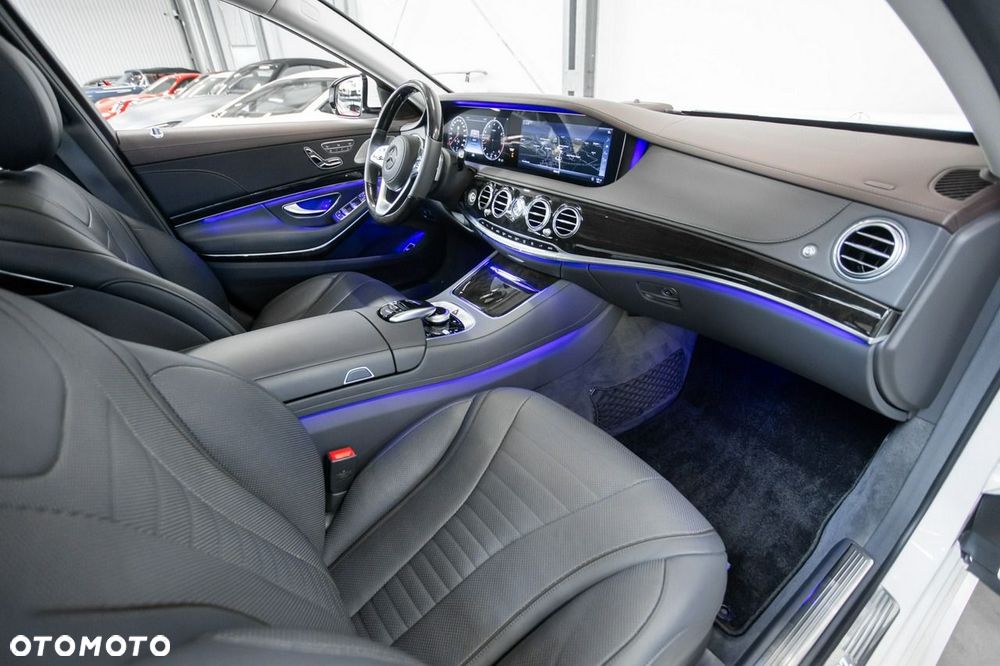 Mercedes-Benz Klasa S 560 4-Matic L 9G-TRONIC - 23