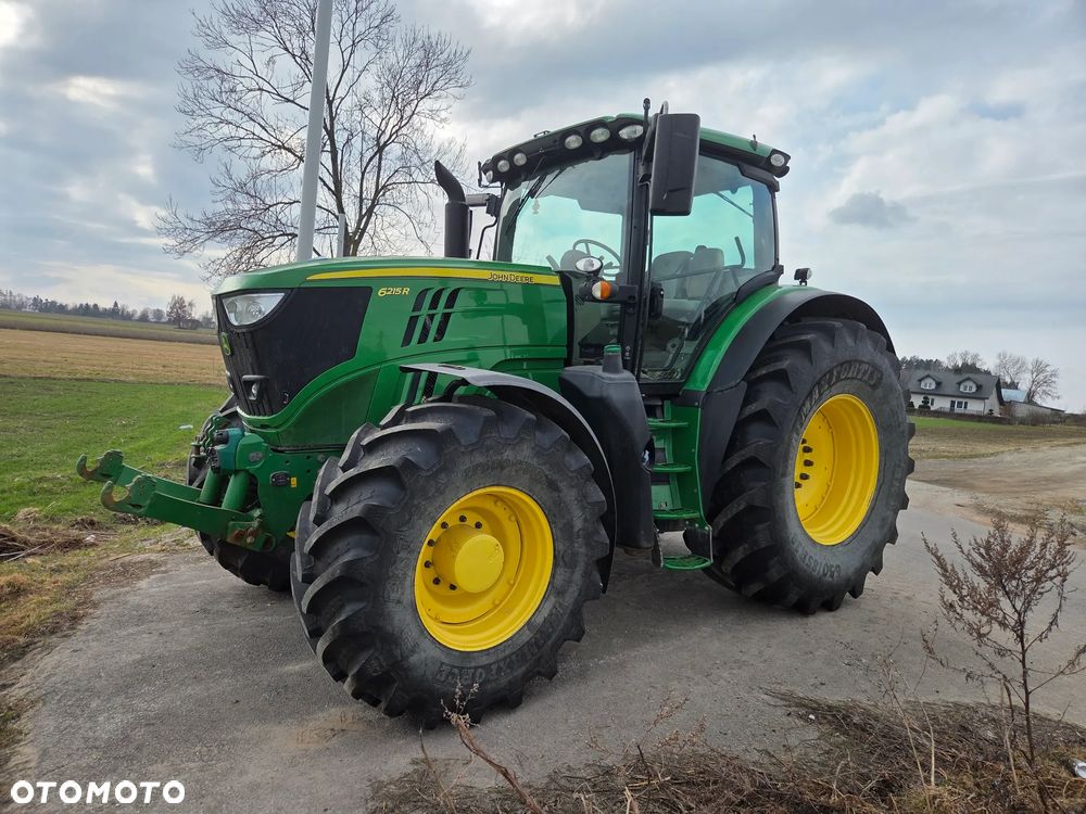 John Deere 6215R - 1