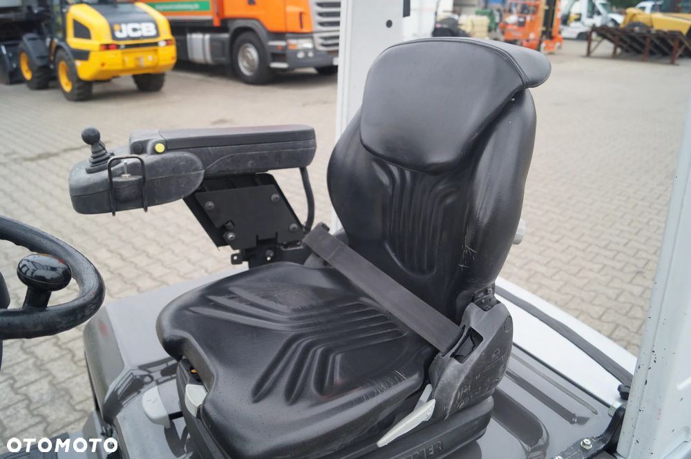 Nissan Wózek Widłowy  Elektryk 3-kołowy - 10