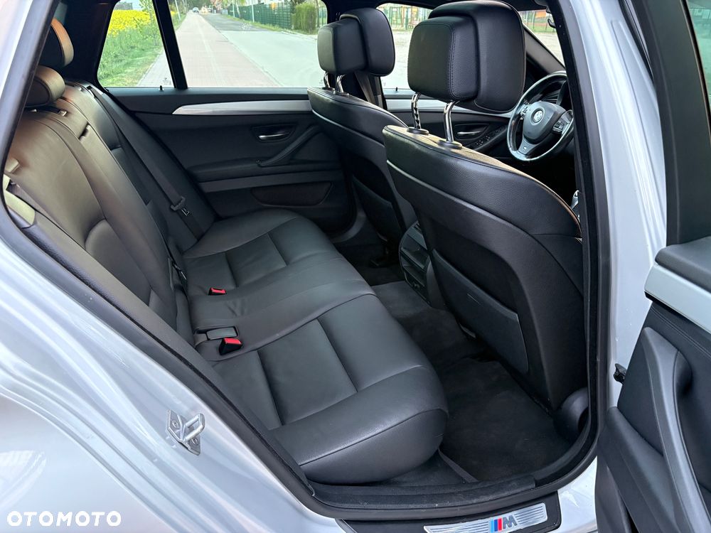 BMW Seria 5 525d Sport-Aut Modern Line - 31