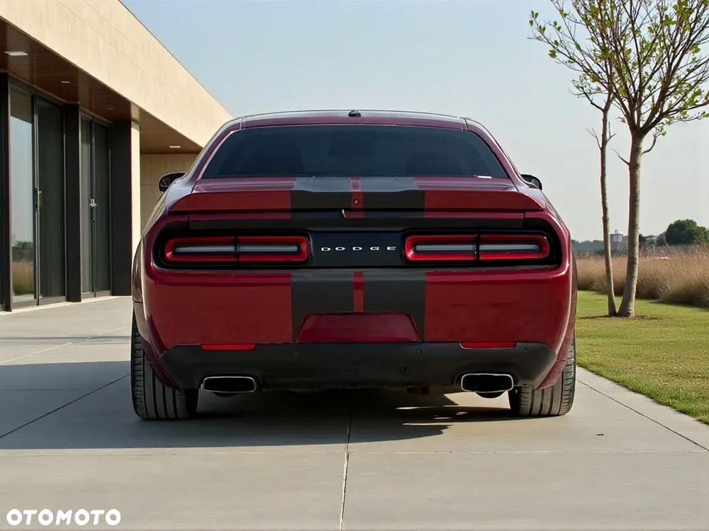 Dodge Challenger 5.7 R/T - 4
