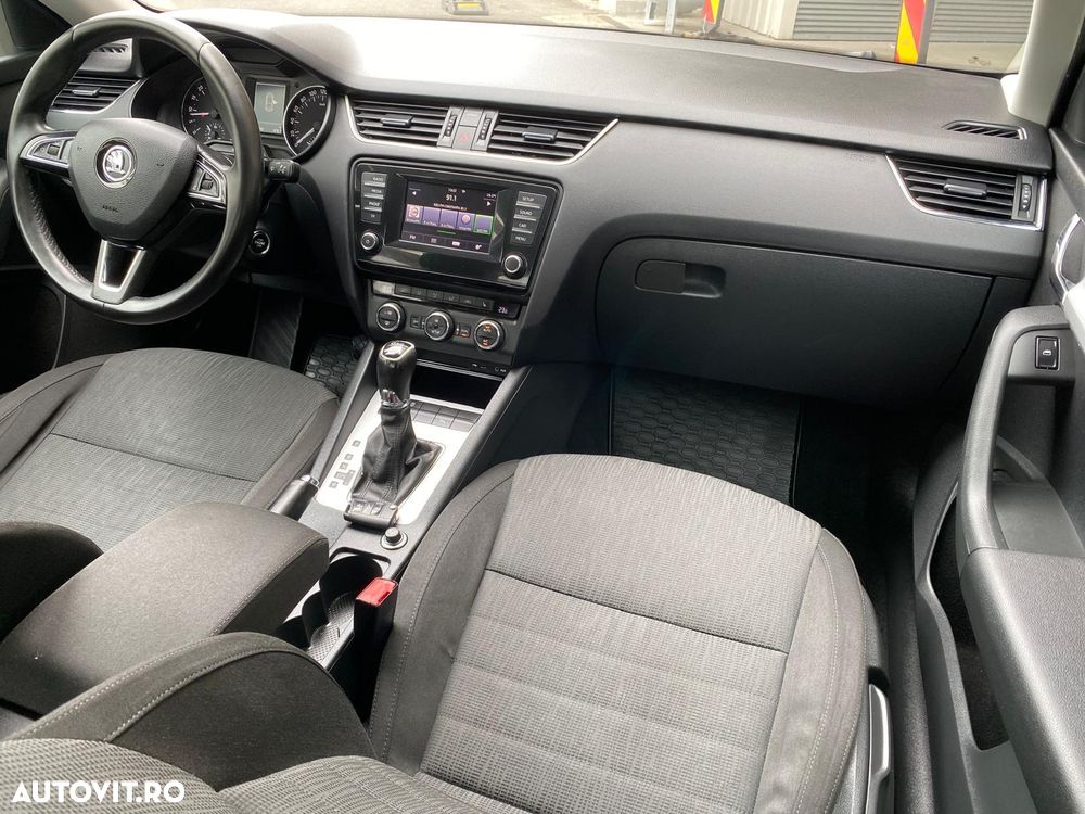 Skoda Octavia 1.6 TDI DSG Ambition - 11