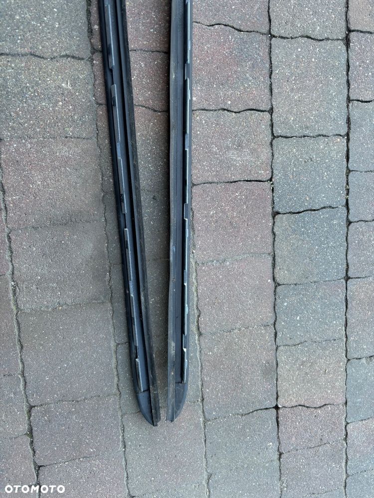 HYUNDAI I40 LISTWY SZYBY CZOLOWEJ KOMPLET 86132-3Z000 - 7