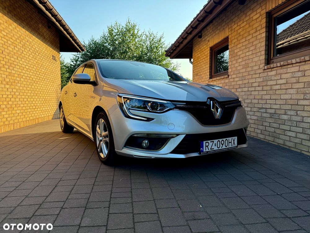 Renault Megane 1.5 dCi Zen EDC - 4