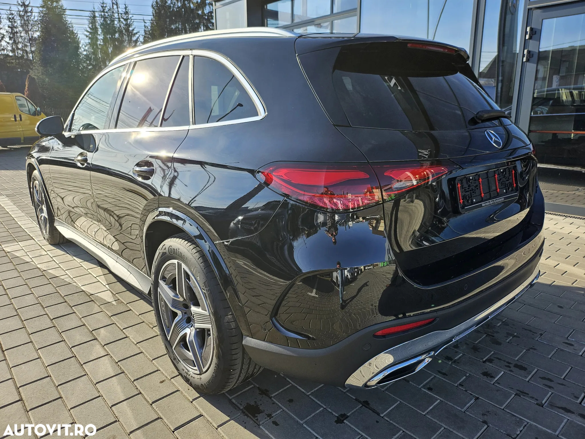 Mercedes-Benz GLC 300 4Matic 9G-TRONIC AMG Line Advanced - 5