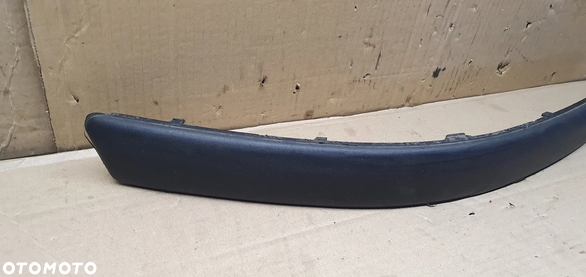 Listwa zderzaka prawy przód przednia prawa VW Passat B5 3B0807718 - 2